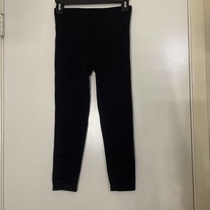 SPANX black cropped high waist tummy control shaping leggings size medium